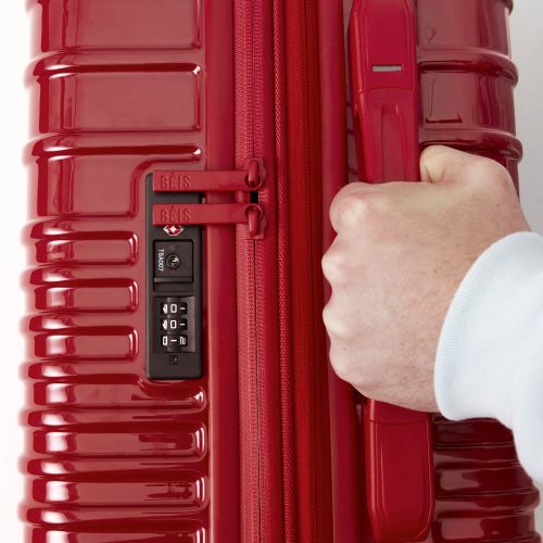 BEIS124525 LGCarryOn Red Details 0205