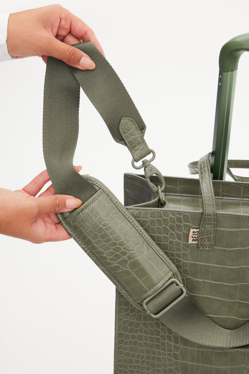 BEIS124638 WorkTote Olive Details 0364 V1