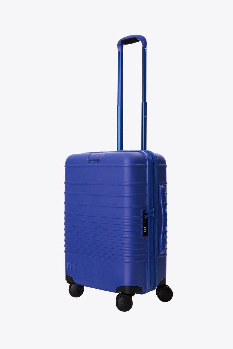 BEIS129501 TheCarryOnRoller CobaltBlue product side 0154 V1