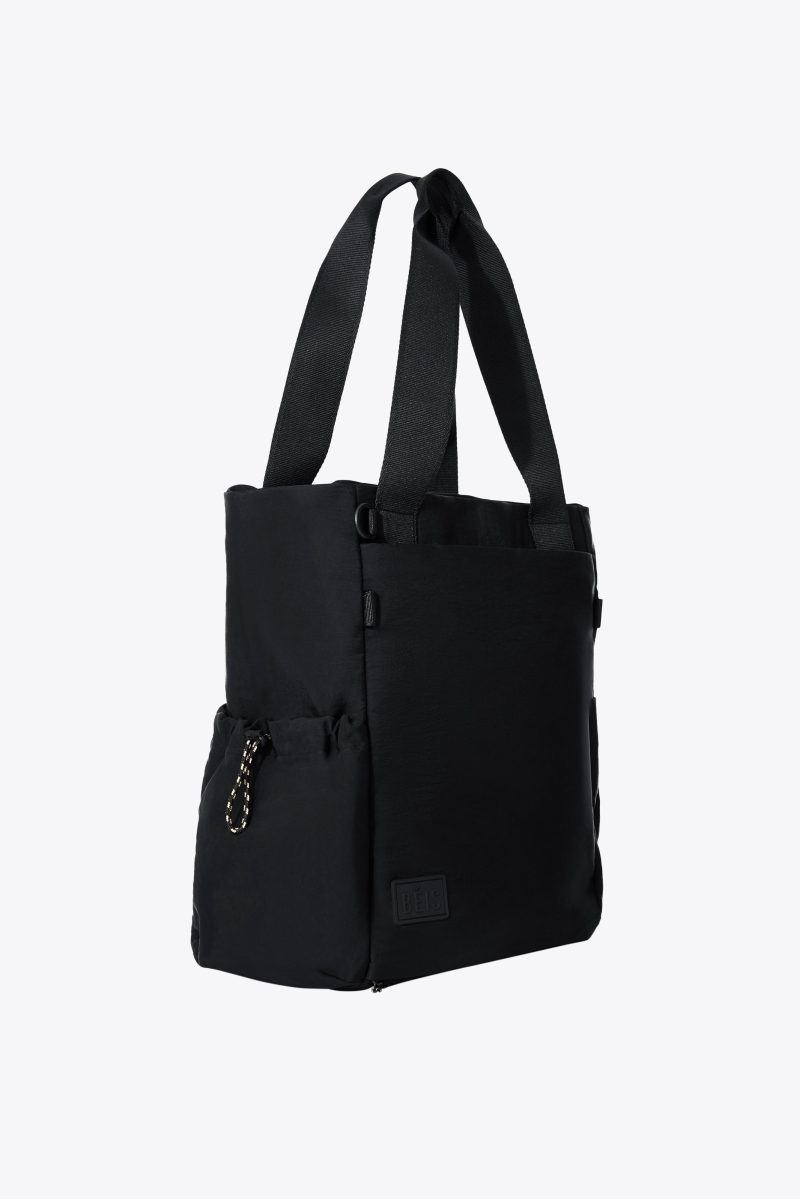 BEIS129801 TheSportTote Black product side 0433 V1 9031c1ed 116a 4bbf b58f 5088633fcdaf