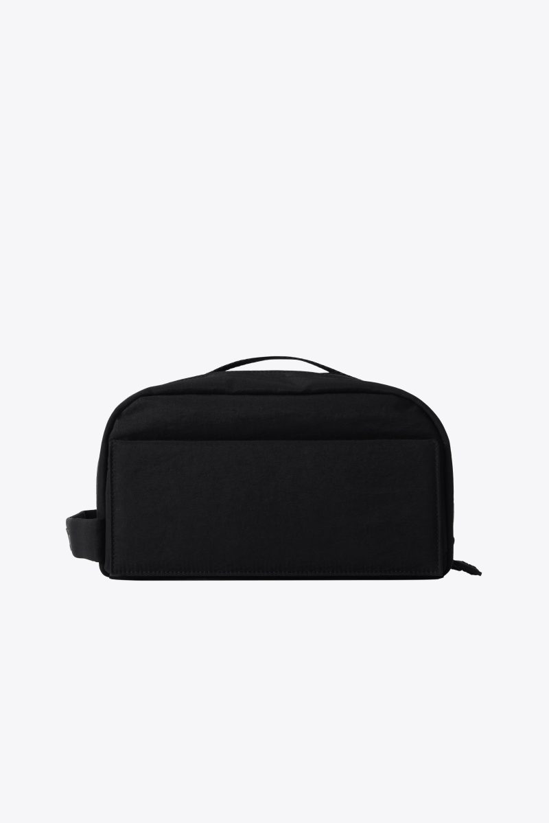 BEIS132503 TheToiletryBag Black product back 0500 V1