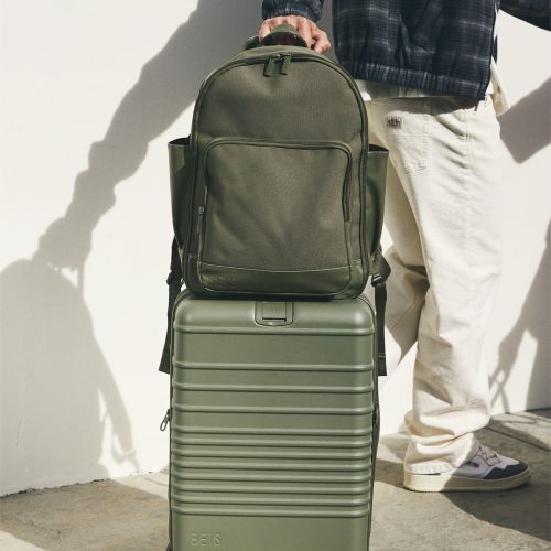 BEIS219156 Backpack Olive Product Front 2032 V2 0027 12.11.23 BEIS 2410