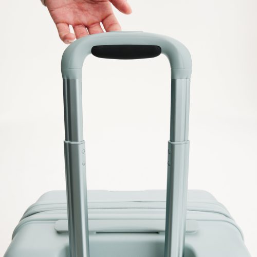 BEIS223421 CarryOn Slate Details 0459 V1 7033a18f 3a3c 4c2c 8910 3ed6a723a036