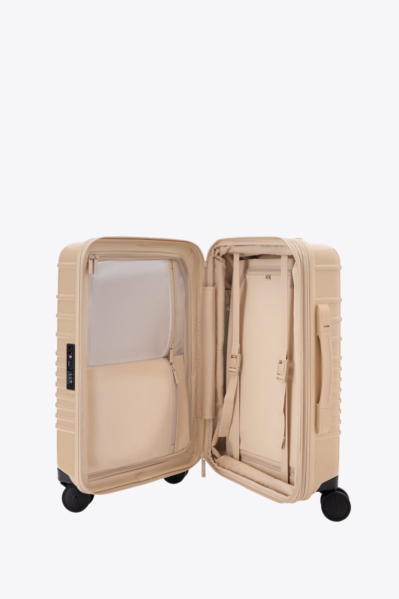 BEIS224534 GlossyCarryOnRoller Beige Product Interior 0207 V1