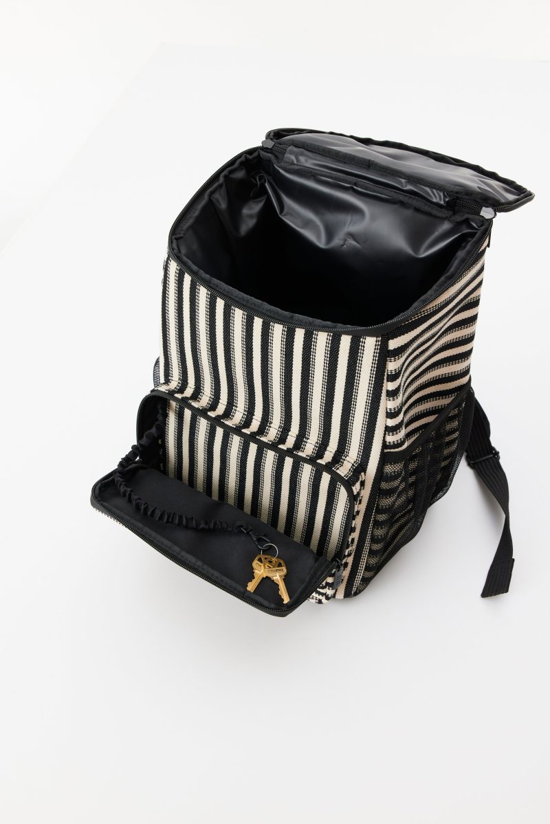 BEIS224565 StripedCoolerBP Black Details 0500