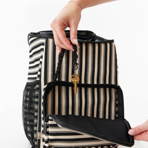 BEIS224565 StripedCoolerBP Black Details 0502