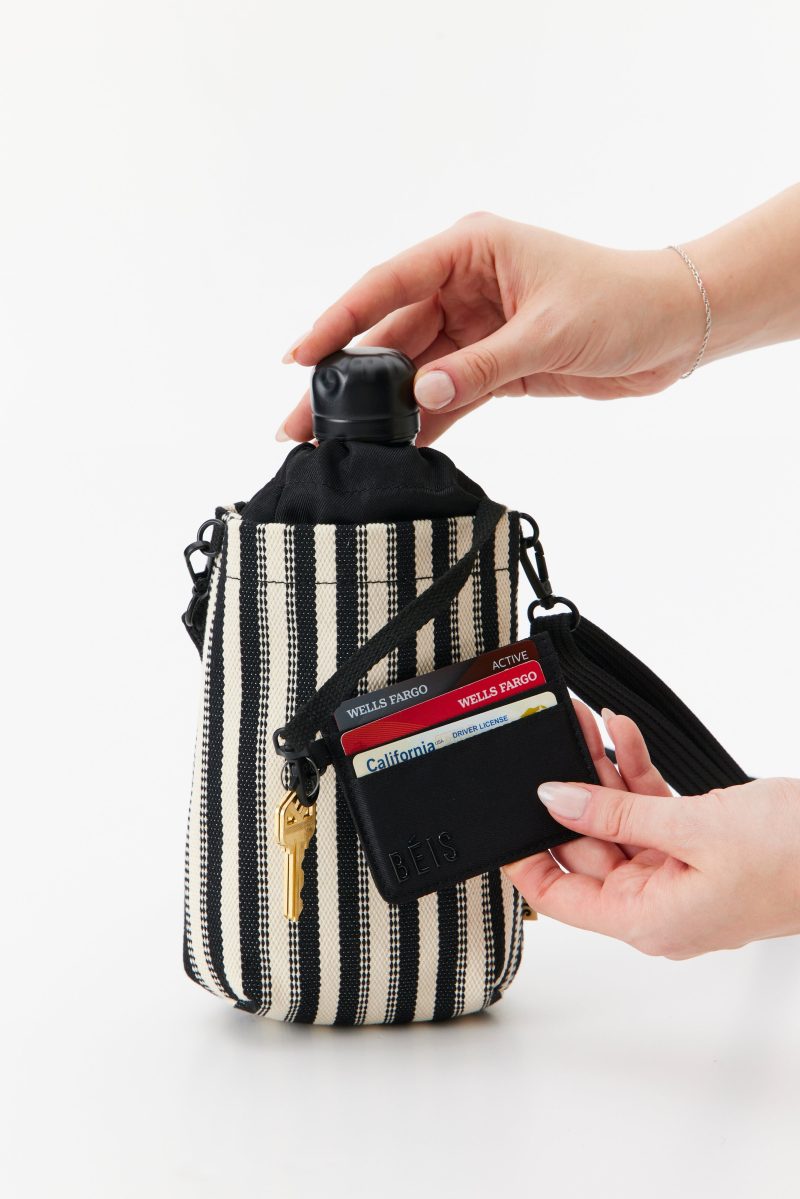 BEIS224568 StripedWaterBottleKoozie Black Details 0457