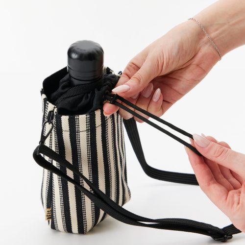 BEIS224568 StripedWaterBottleKoozie Black Details 0459