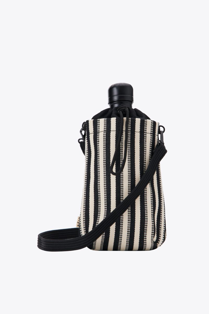 BEIS224568 StripedWaterBottleKoozie Black Product 0379