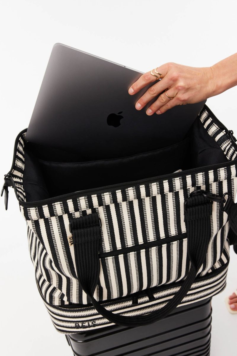 BEIS224574 StripedMiniWeekender Black Details 0269 2