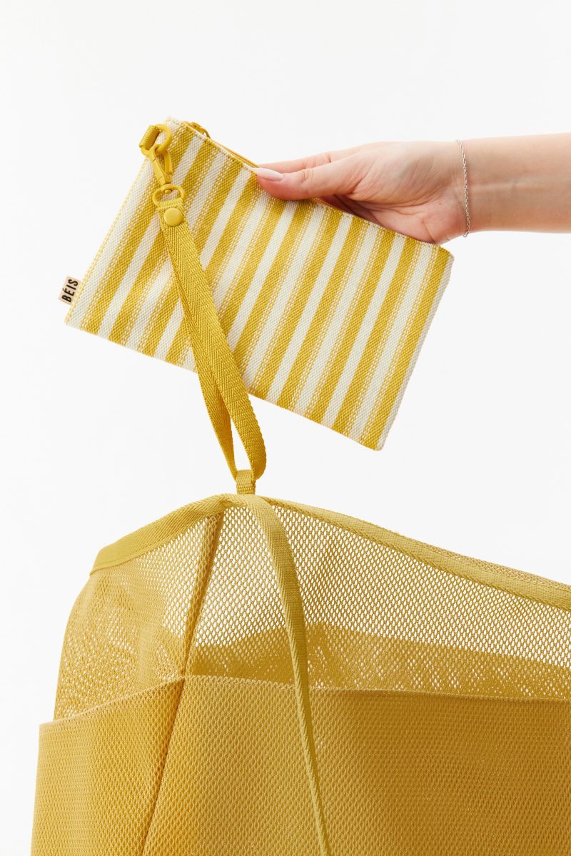 BEIS224575 StripedBeachBag Honey Details 0498 V2