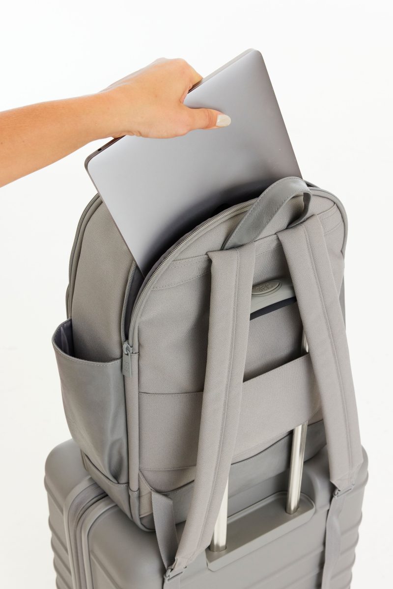 BEIS323462 ConvertibleMiniWeekender Navy Product Back 5211 0000 BEIS323458 TheBackpack Grey Product Details 5549