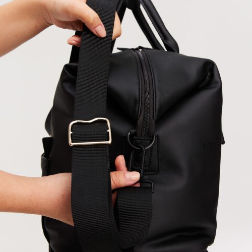 BEIS323469 PremiumWeekender Black Details 0676