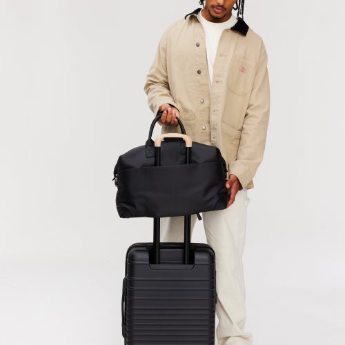 BEIS323481 PremiumDuffle Black Model 0411