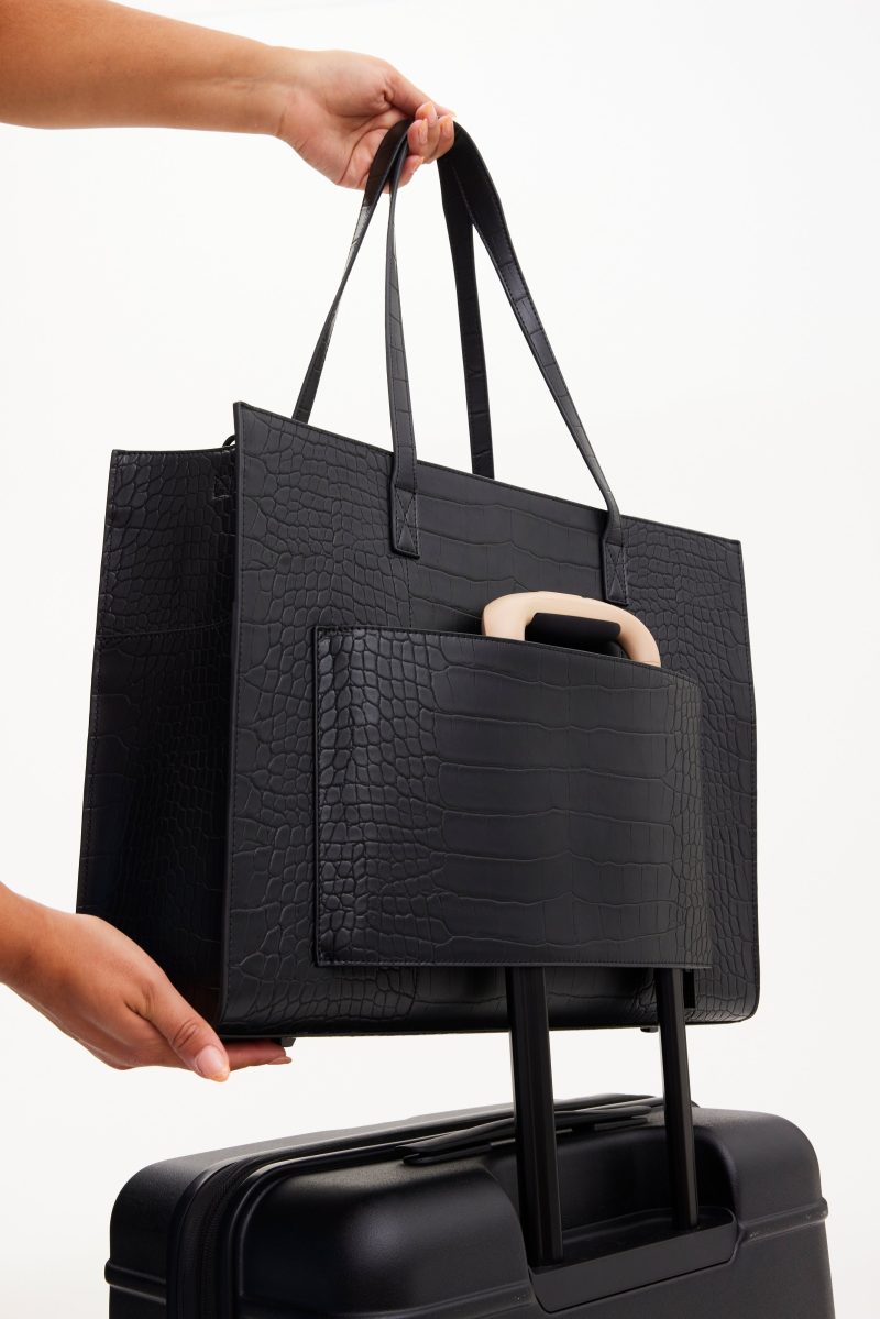 BEIS324650 LARGEWorkTote BlackCroc Details 1407