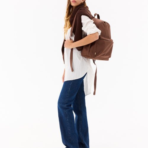 BEIS324702 Thebeisicsbackpack Maple Model 0071 V1