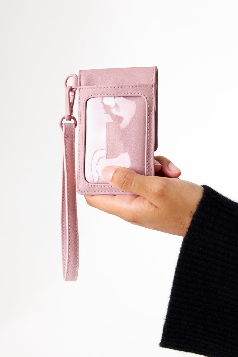 BEIS324852 TheIDWristlet AtlasPink Details 0476 V1