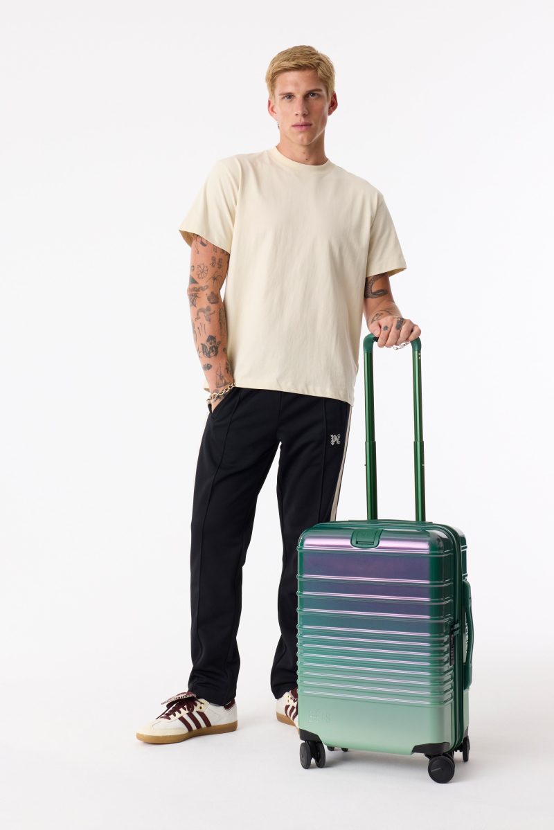 BEIS424675 TheCarryOnRoller WickedGreen model 0540 V1