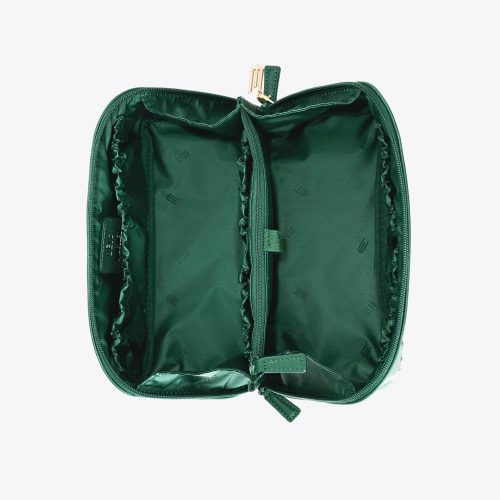 wickedresized 0038 BEIS424681 TheWickedToiletryKit WickedGreen product interior 0225 V1